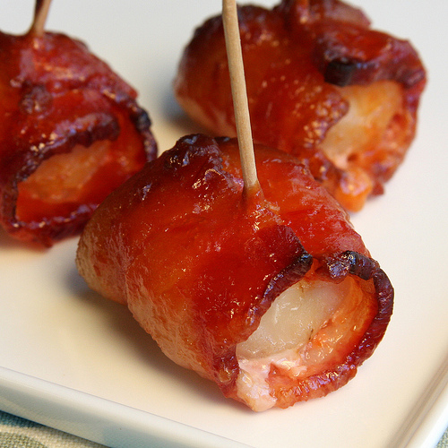 http://www.klce.com/wp-content/uploads/2012/01/bacon-wrapped-water-chestnut-appetizer-01.jpg